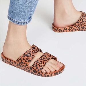 Freedom Moses Slides - Brand New